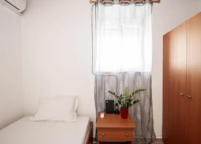 Giannis Place * Arnitha