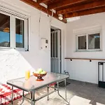 Giannis Place Arnitha